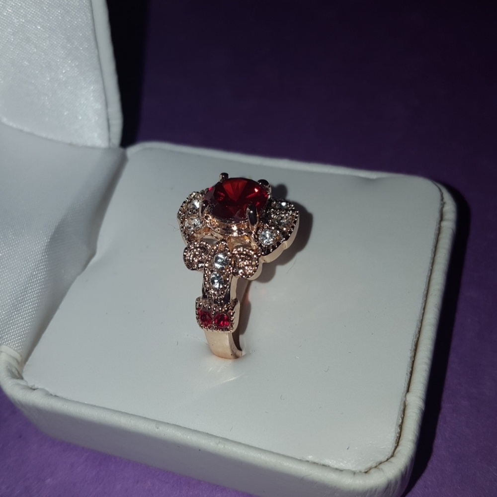 Ruby/Garnet cubic zirconia cocktail/birthstone rin